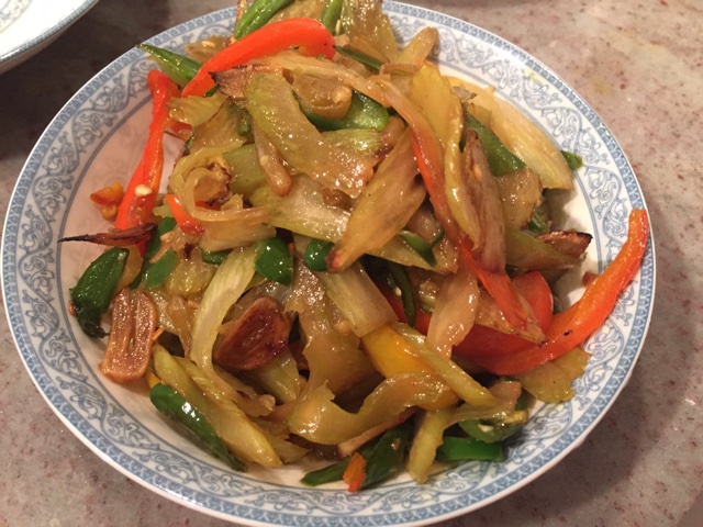 芹菜炒排骨
