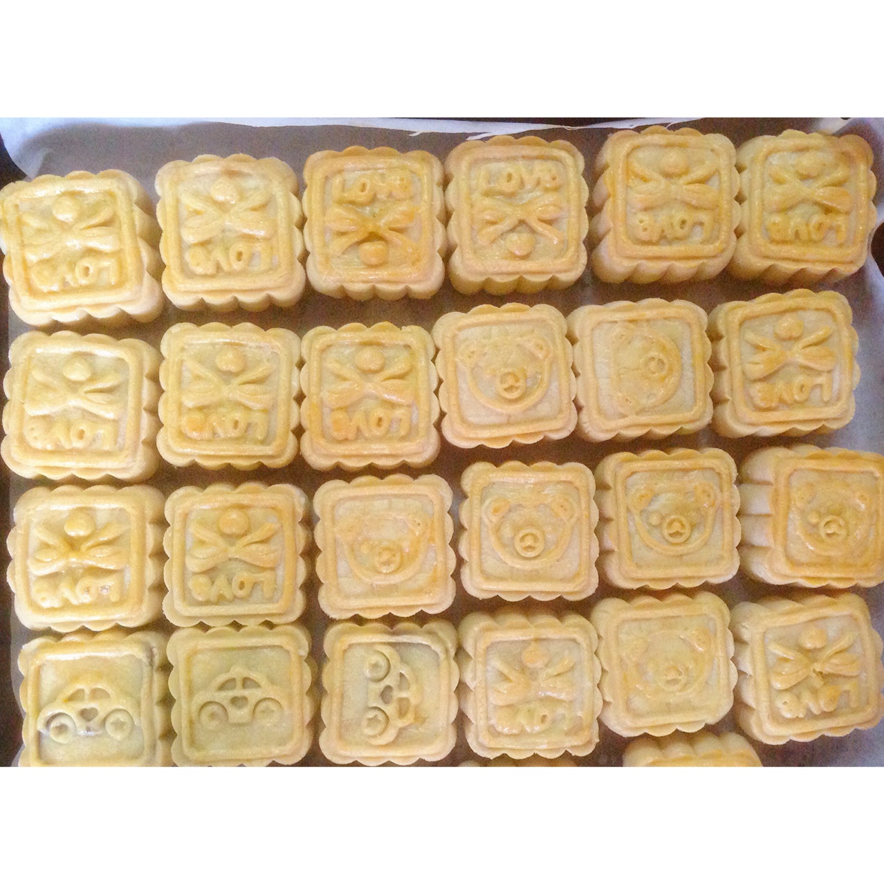 广式月饼——蛋黄莲蓉月饼