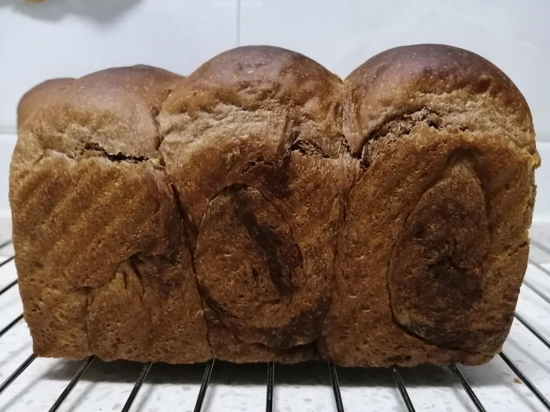 巨~巨好吃的巧克力奶油吐司