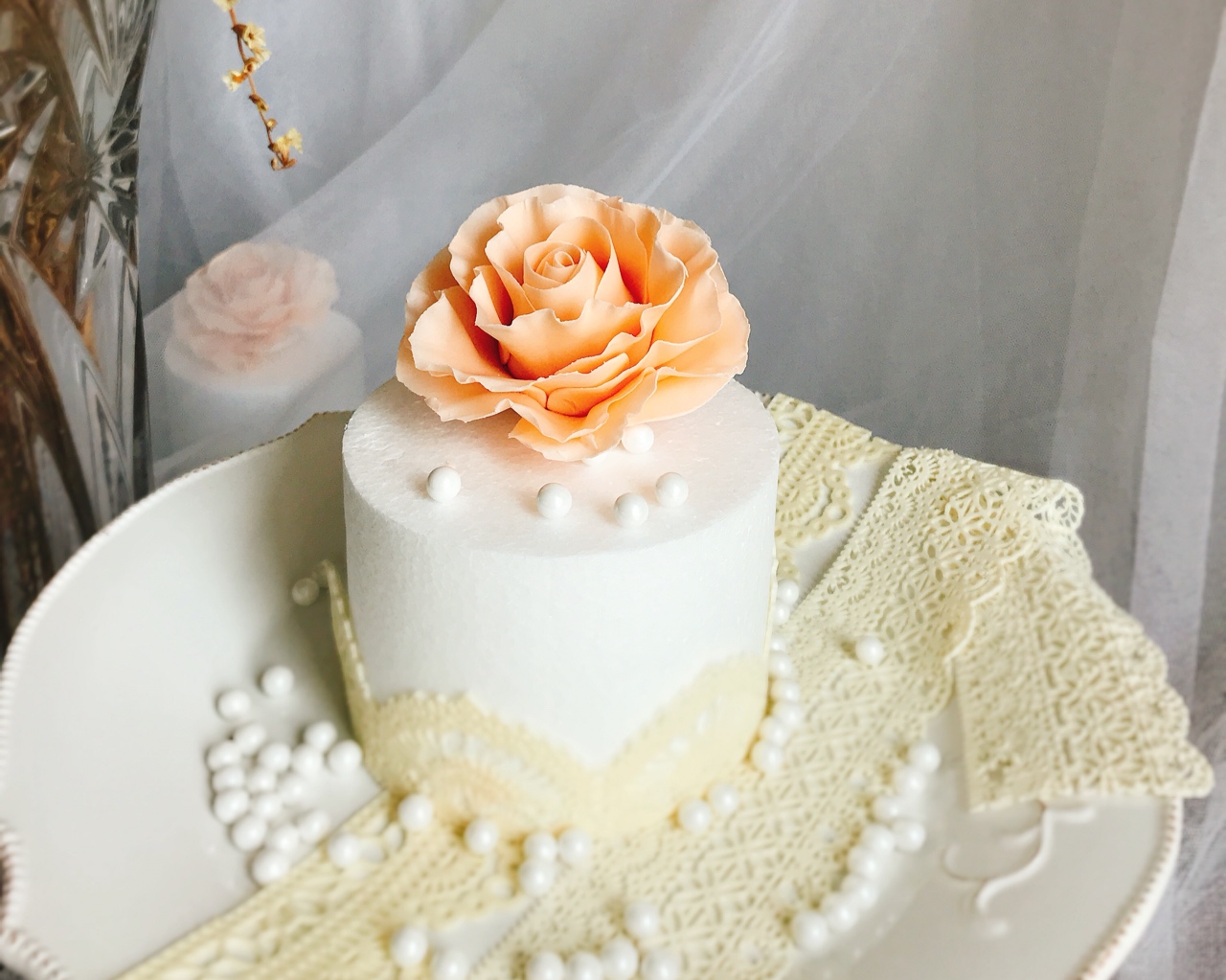 母亲节--玫瑰蕾丝蛋糕--整体都可食用的淡奶油蛋糕