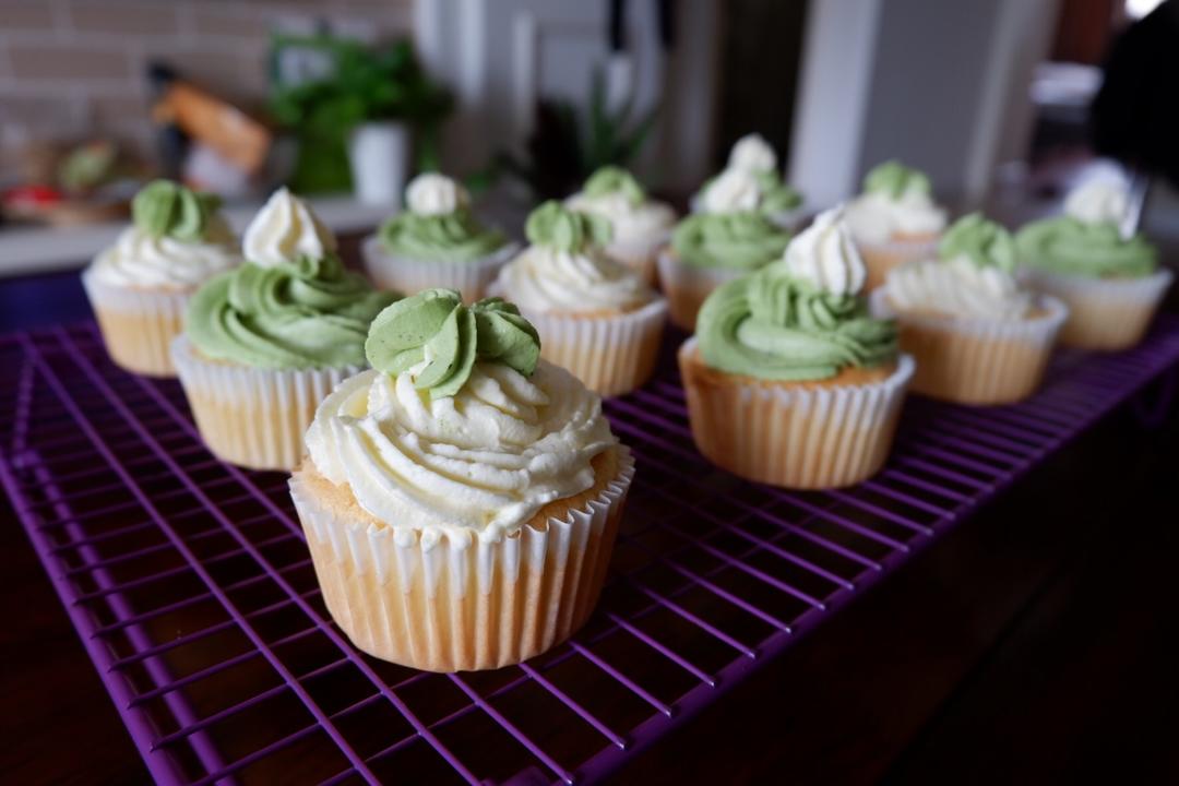 【视频】小清新～抹茶杯子蛋糕（分蛋海绵蛋糕）