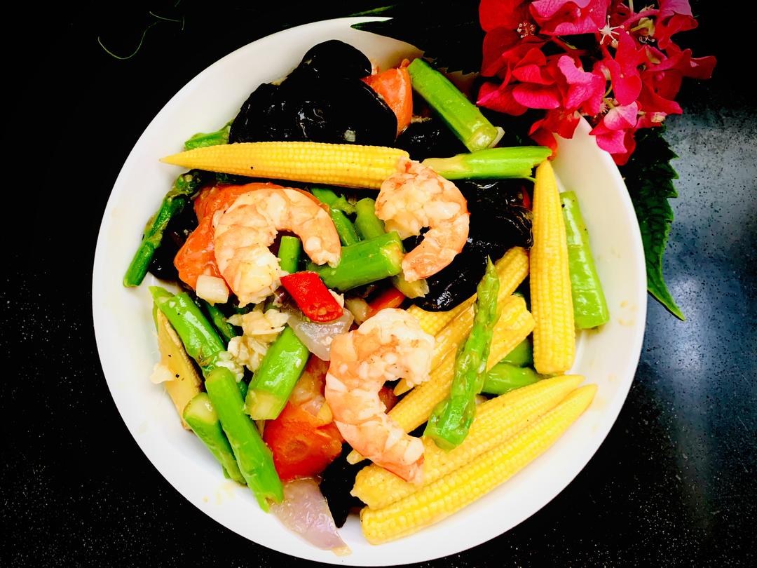 双笋（芦笋和玉米笋）炒虾仁的做法