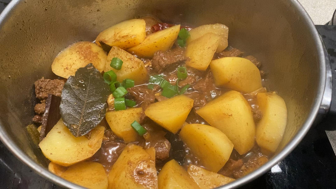 土豆炖牛肉，多吃肉御寒