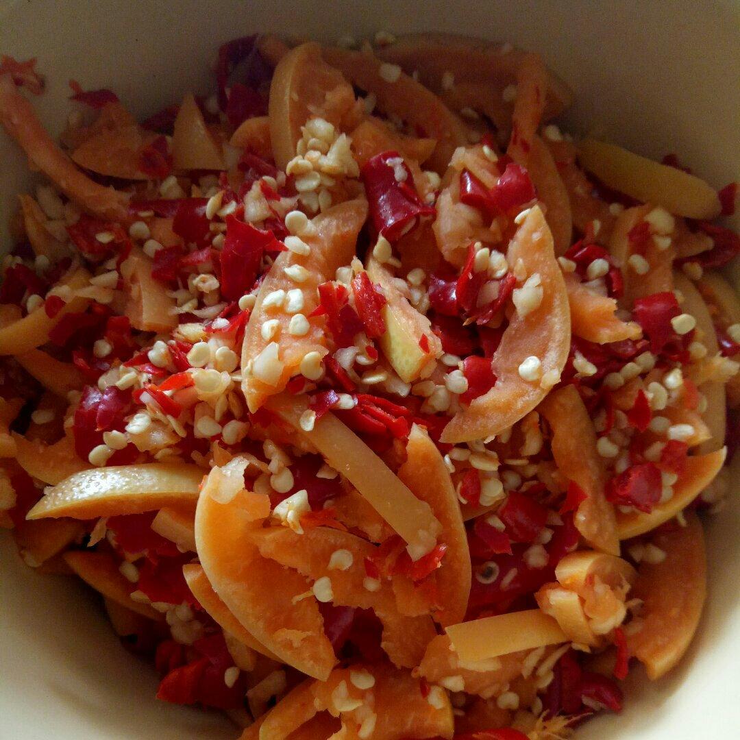 a霞光满天做的香辣腌柚子皮