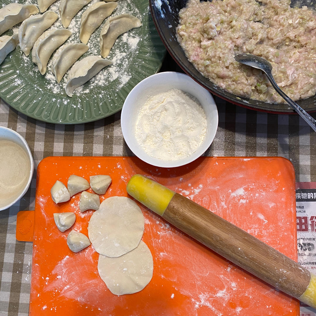 手工揉面三分钟，又韧又薄又好包的饺子皮