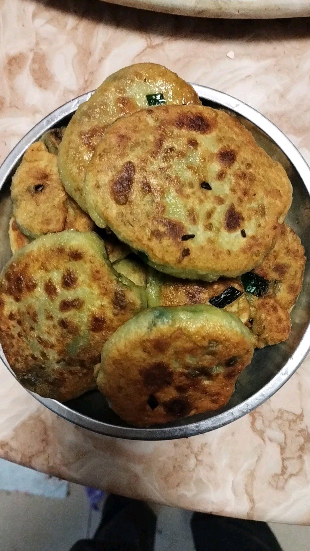 皮薄如纸的韭菜馅饼|免揉面法