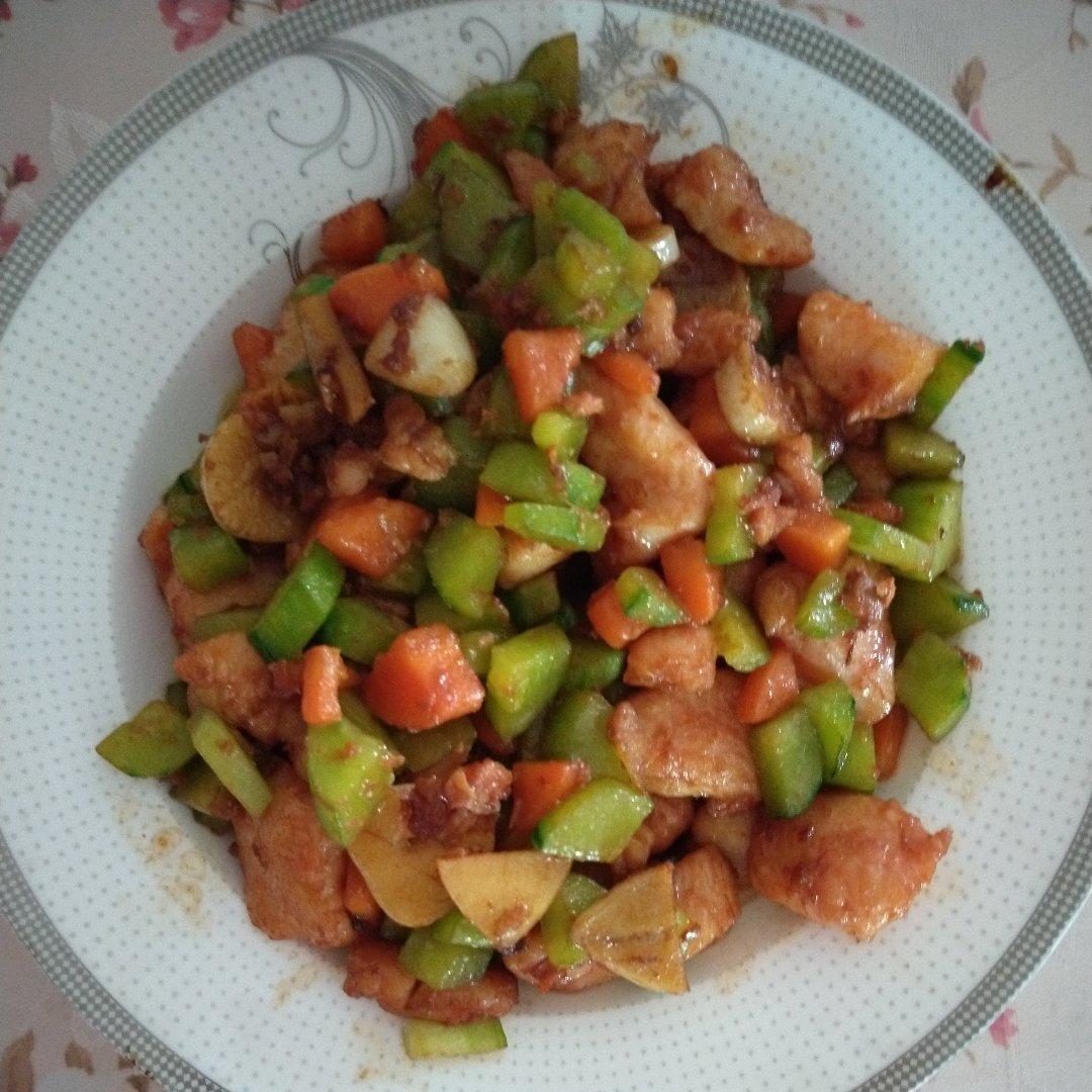 宫爆鸡丁~~米饭好伴侣，甜香鲜，家有孩子的一定要这样做，营养美味好吸收