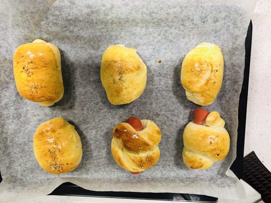 热狗小面包-既能作早餐又能作零食，咬一口就是满满的幸福