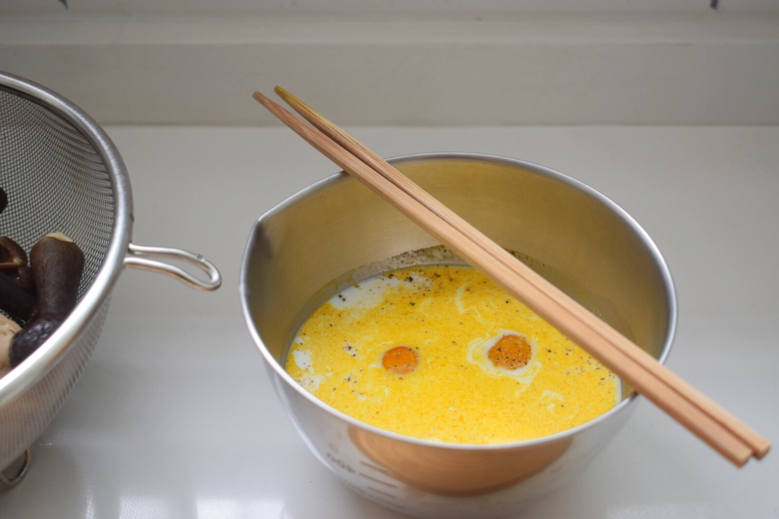 菌菇羽衣甘蓝芝士烘蛋的做法 步骤1