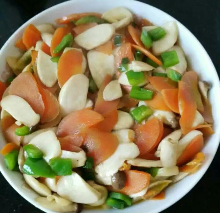 胡萝卜炒杏鲍菇
