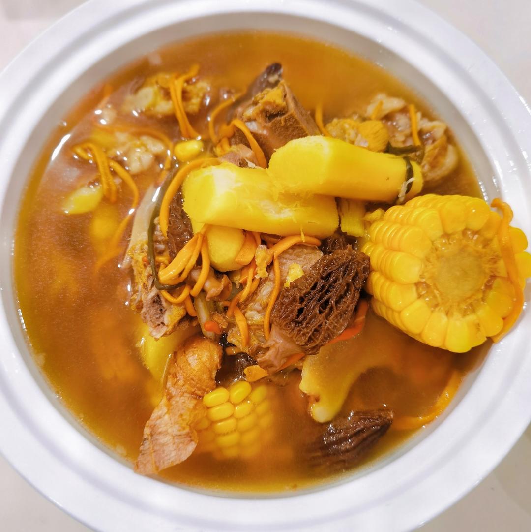 羊肚菌炖排骨汤