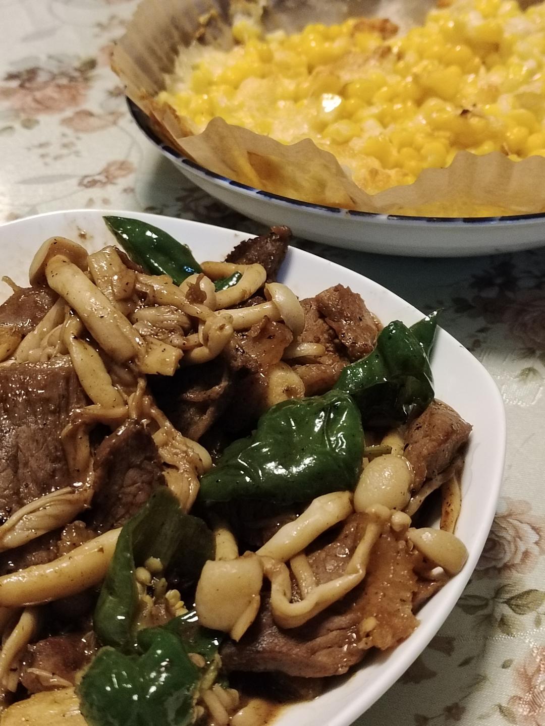 青椒牛肉炒蟹味菇