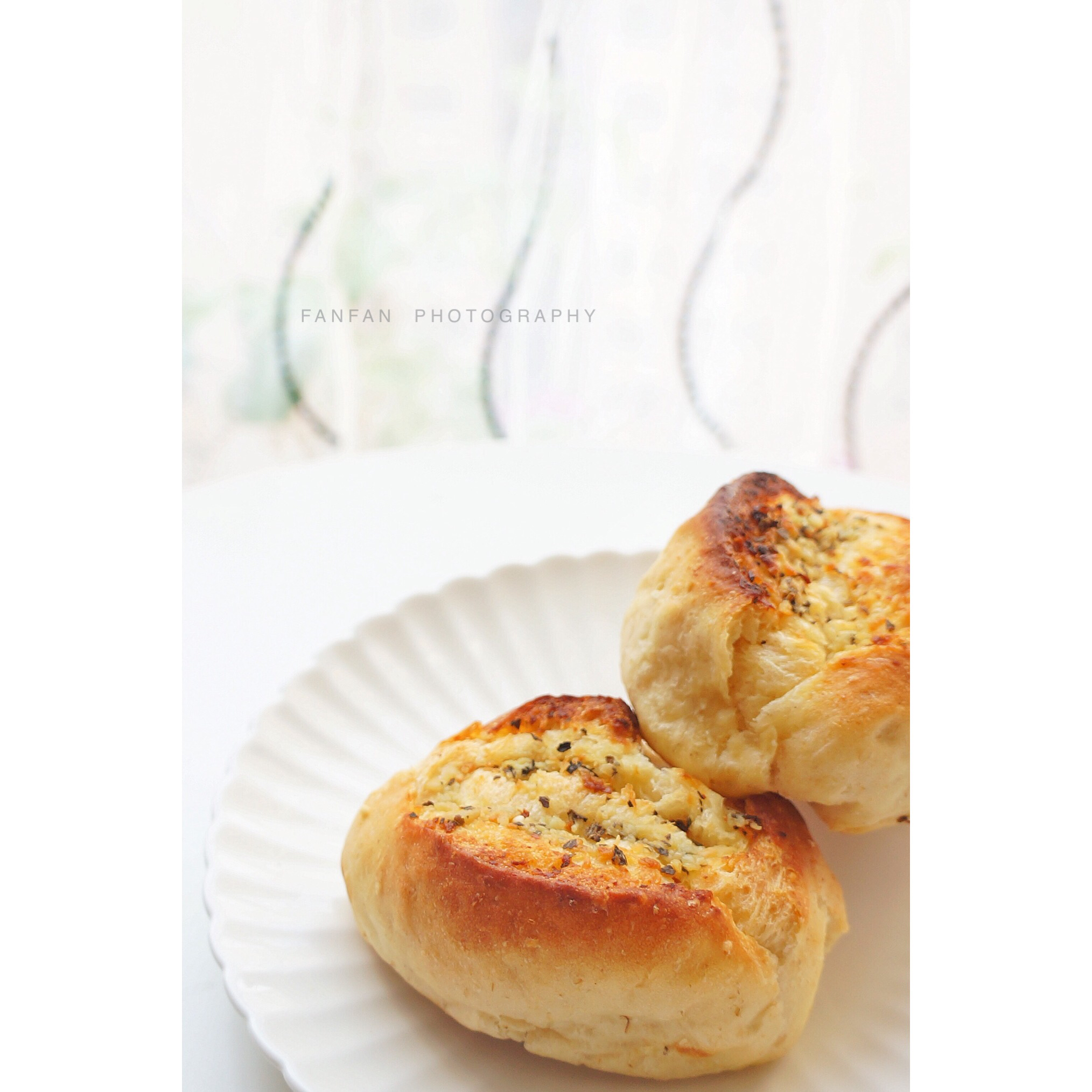 咸香柔和-超软燕麦香蒜面包