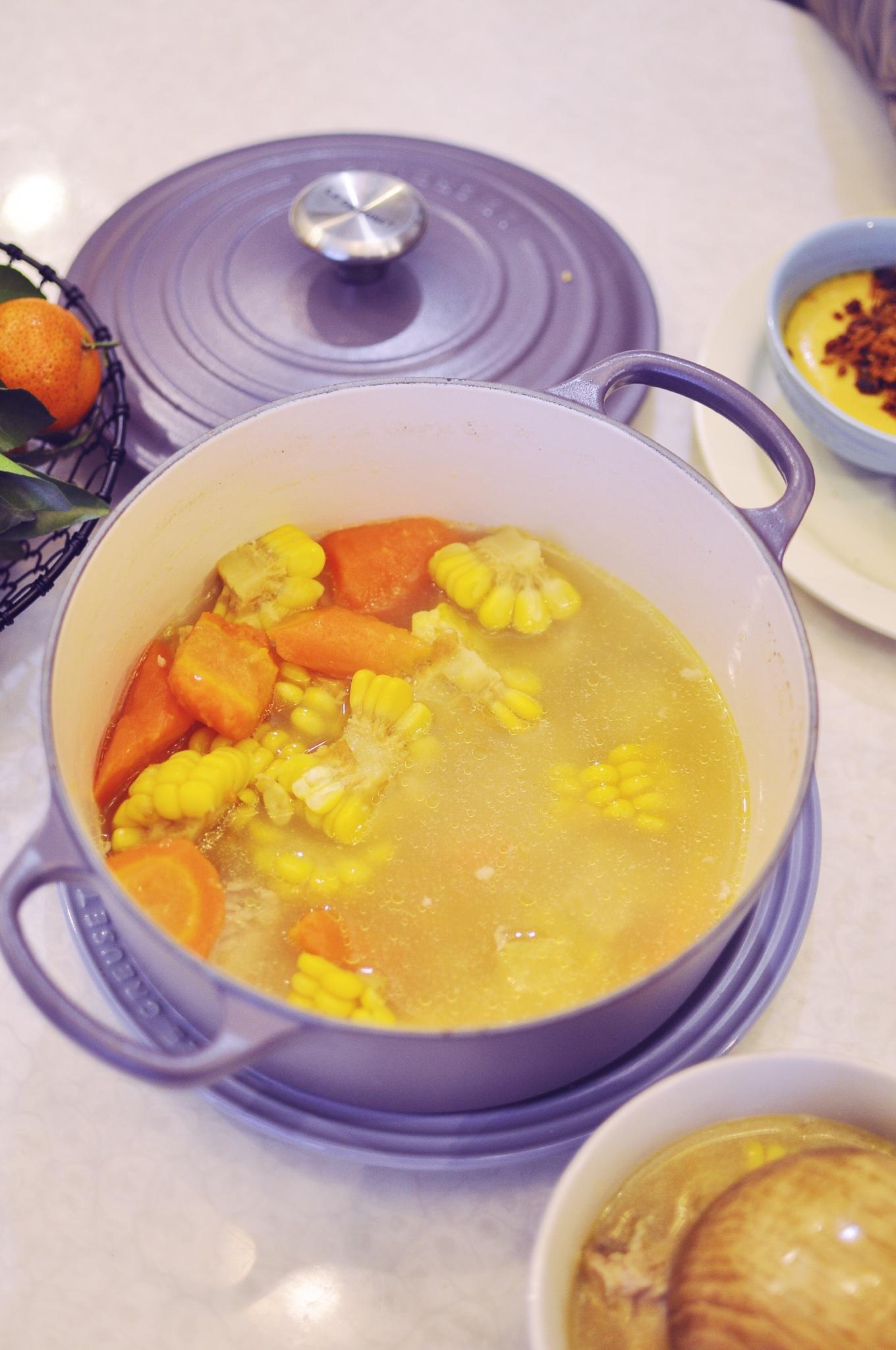 排骨红萝卜玉米汤的做法