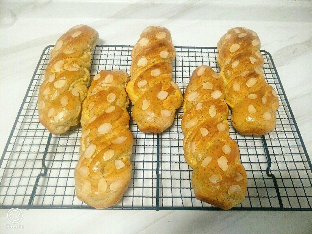 红茶奶酥面包