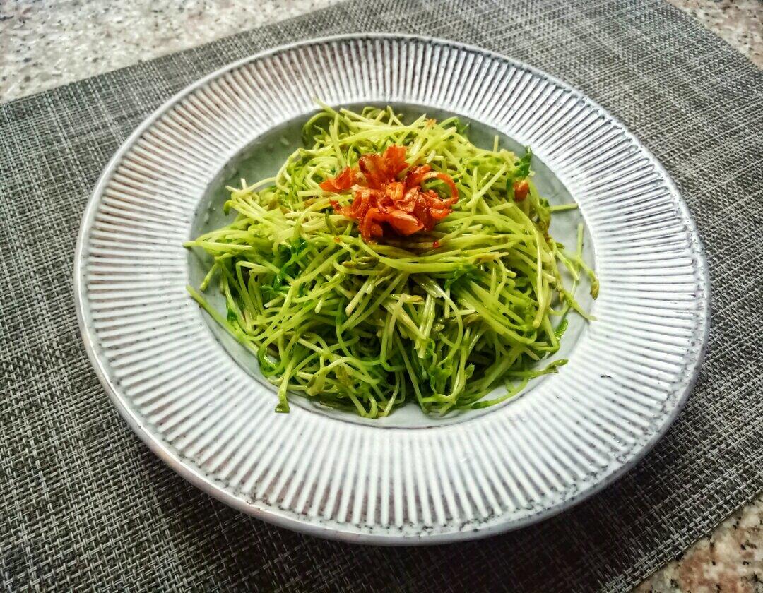 清炒豆苗菜，夏季清热必备，素食者最爱