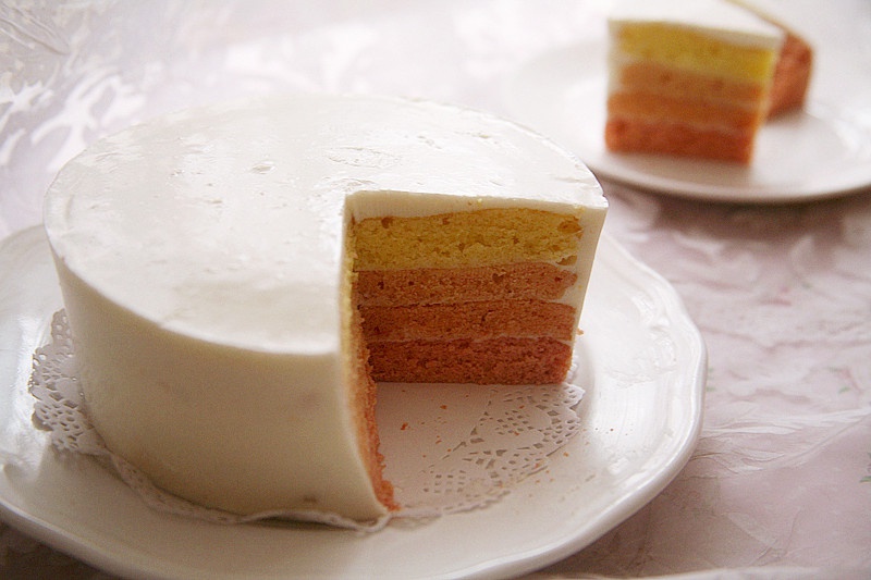 粉色渐变酸奶慕斯蛋糕