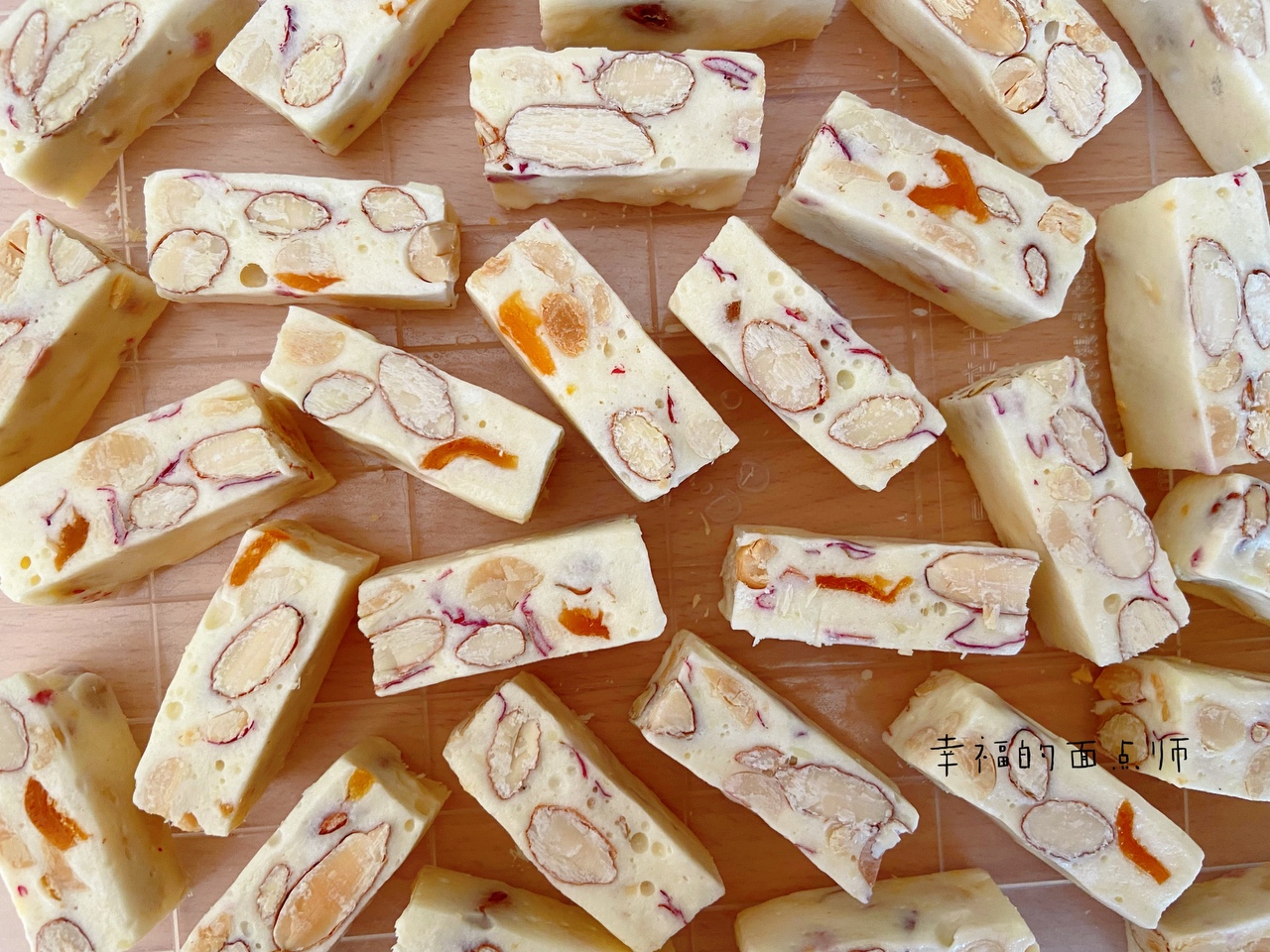 今年流行奶油奶酪🔥杏仁玫瑰牛轧糖