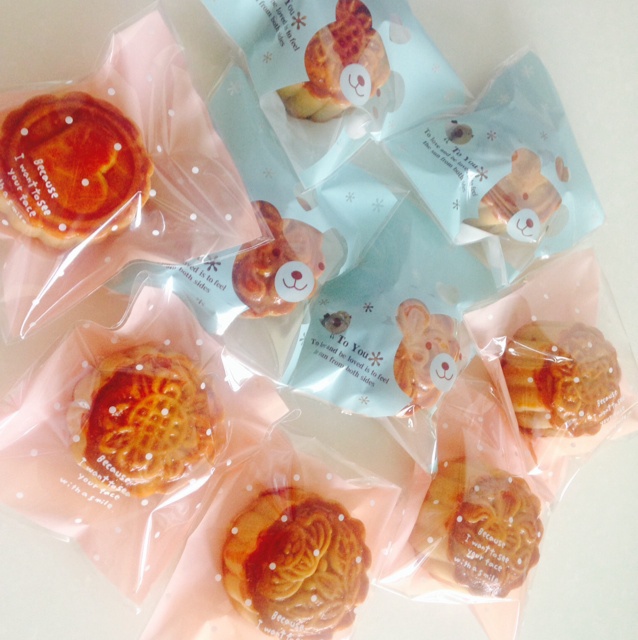 广式蛋黄莲蓉月饼