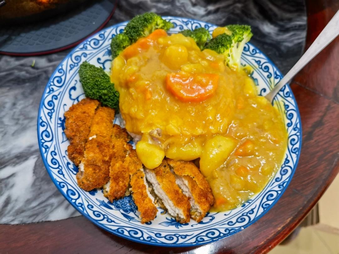 香酥咖喱猪排饭