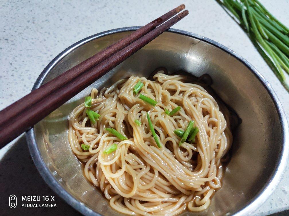 葱油拌面Spring Onion Noodles