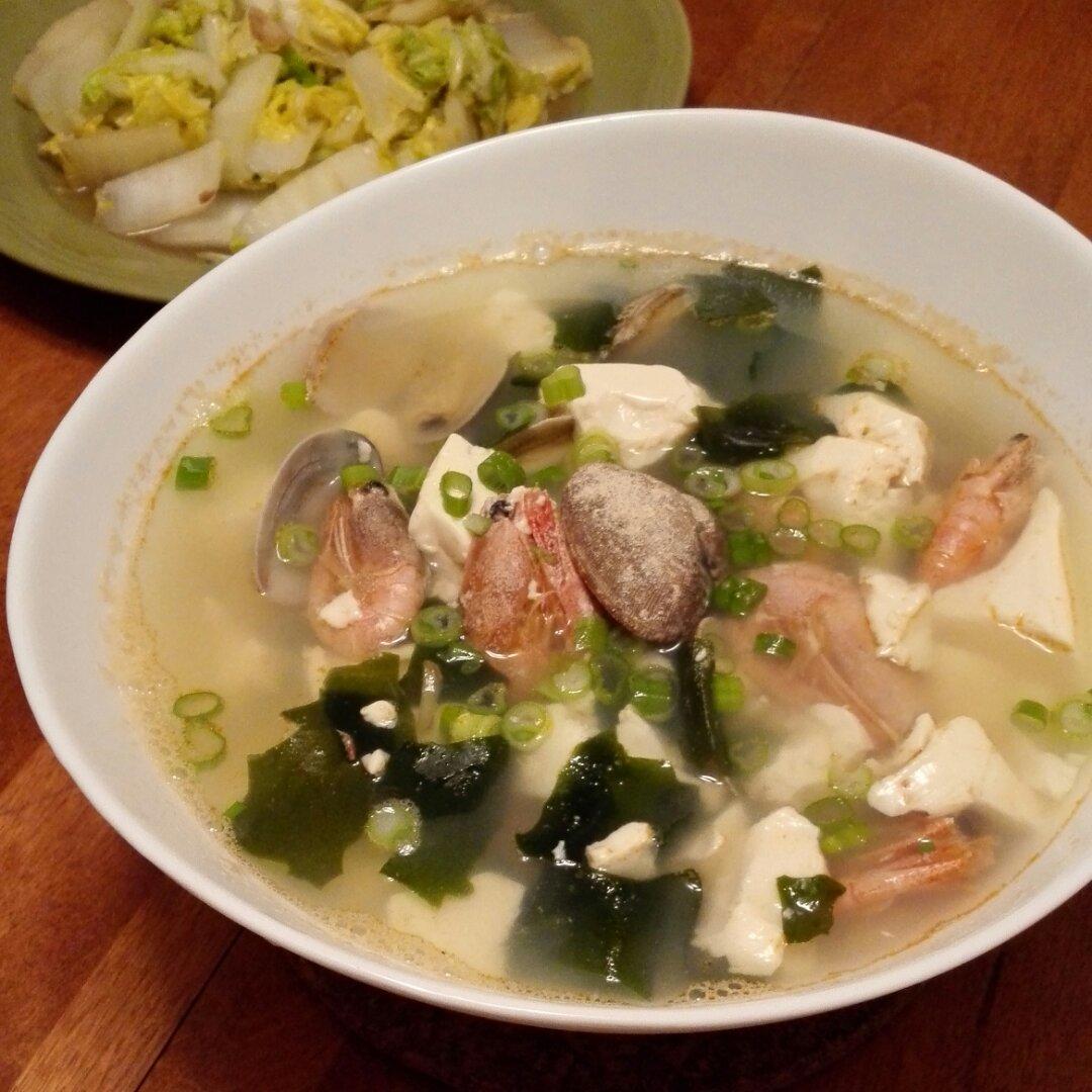 蛤蜊海带豆腐汤