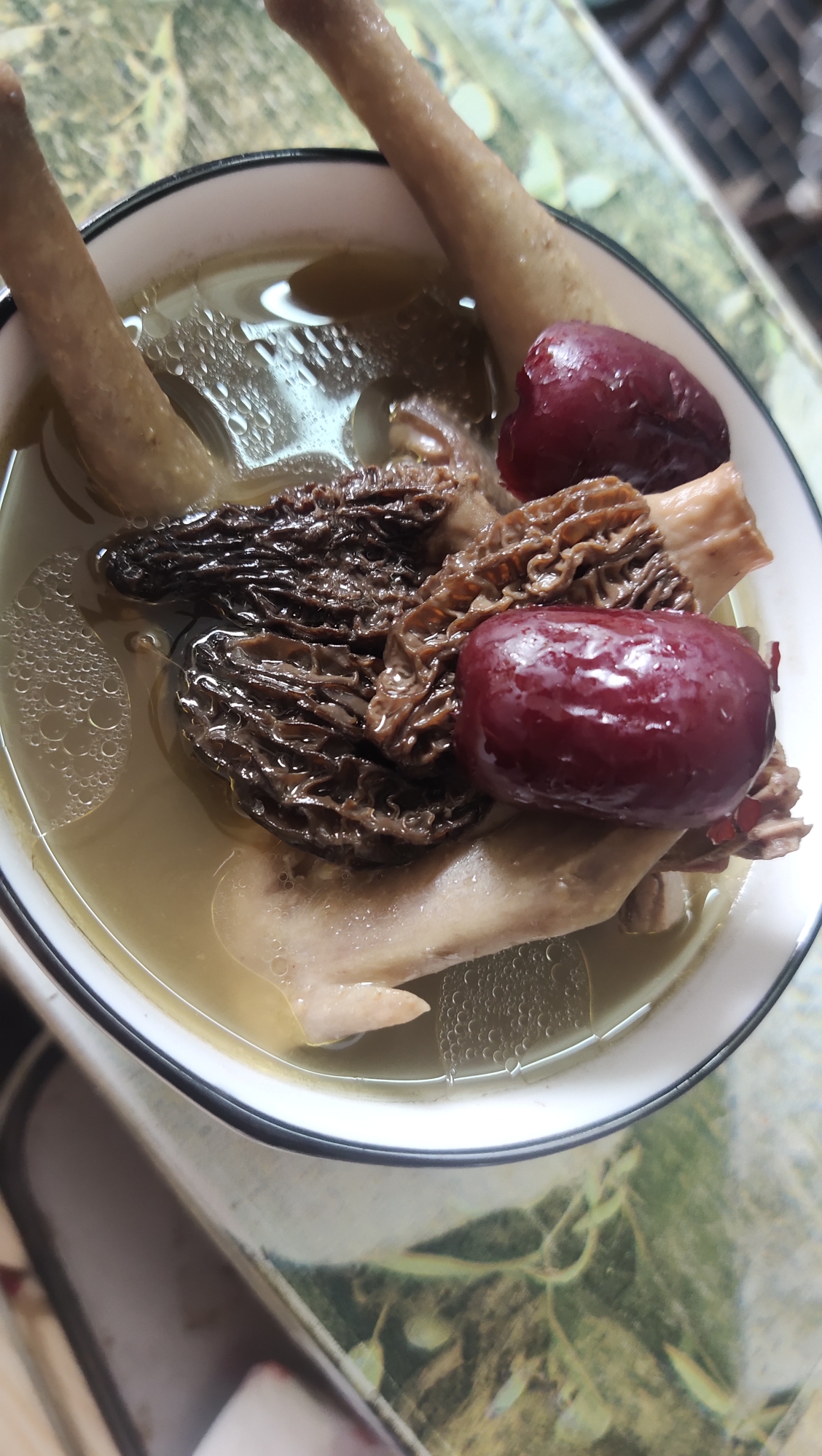 简单又美味的羊肚菌白鸽汤的做法