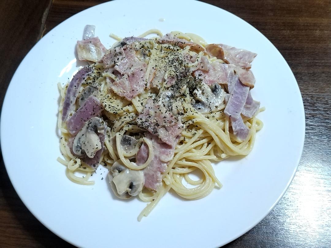 奶油蘑菇培根意大利面