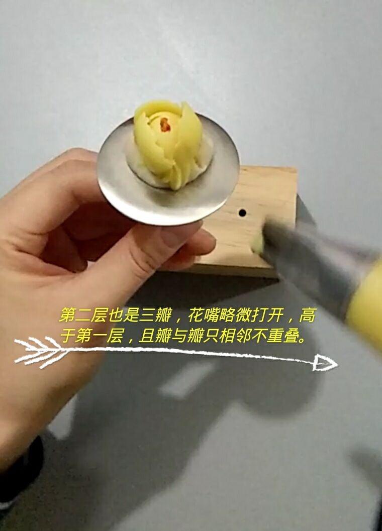 韩式裱花纸杯蛋糕之香水兰的做法 步骤6