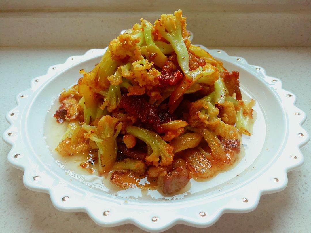 饭店必点的干锅花菜，是这么做出来的。