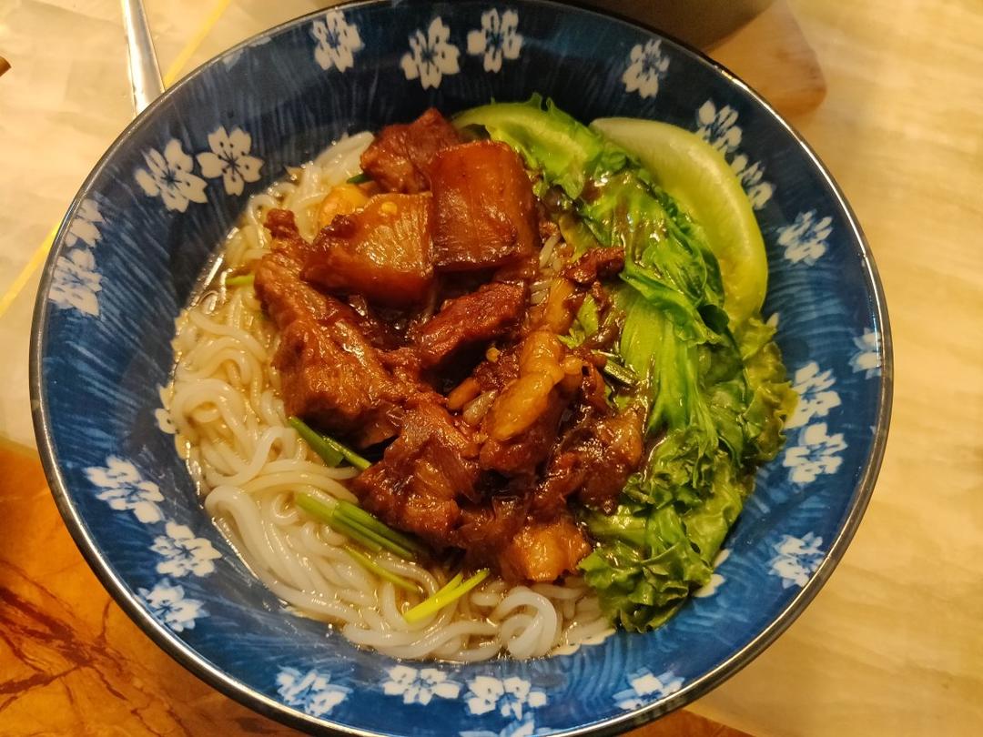 萝卜牛腩煲