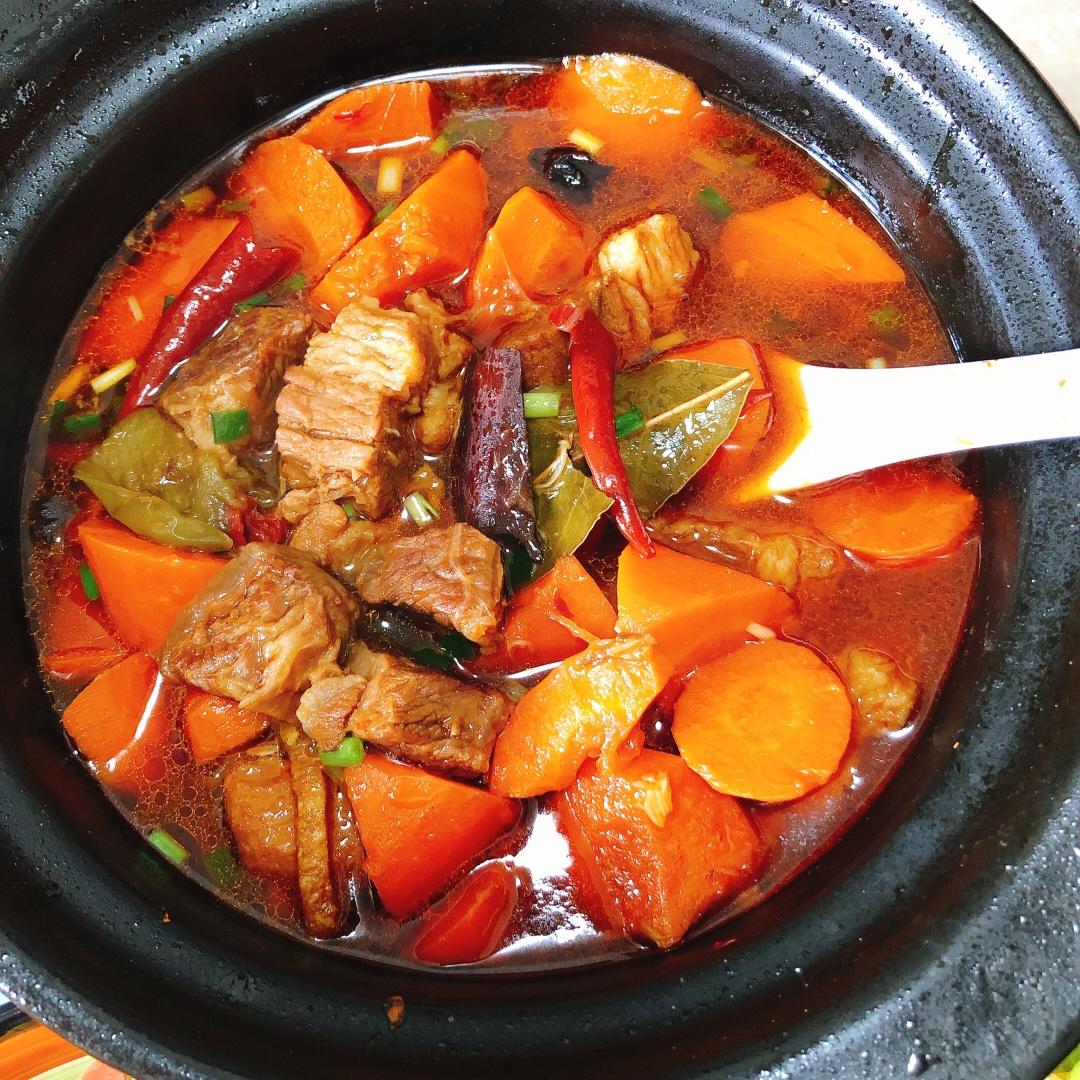 胡萝卜土豆烧牛腩