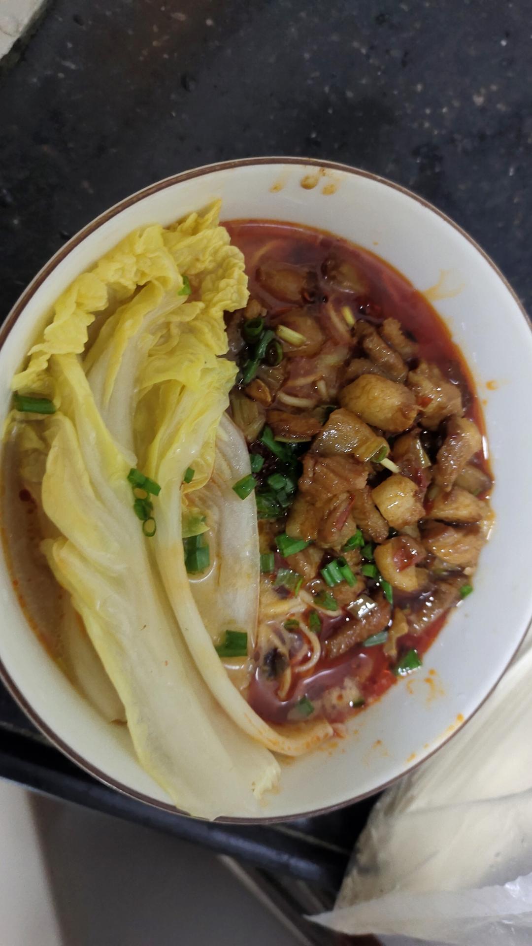 【小高姐】手擀肉臊面  手工做出口感劲道的擀面条