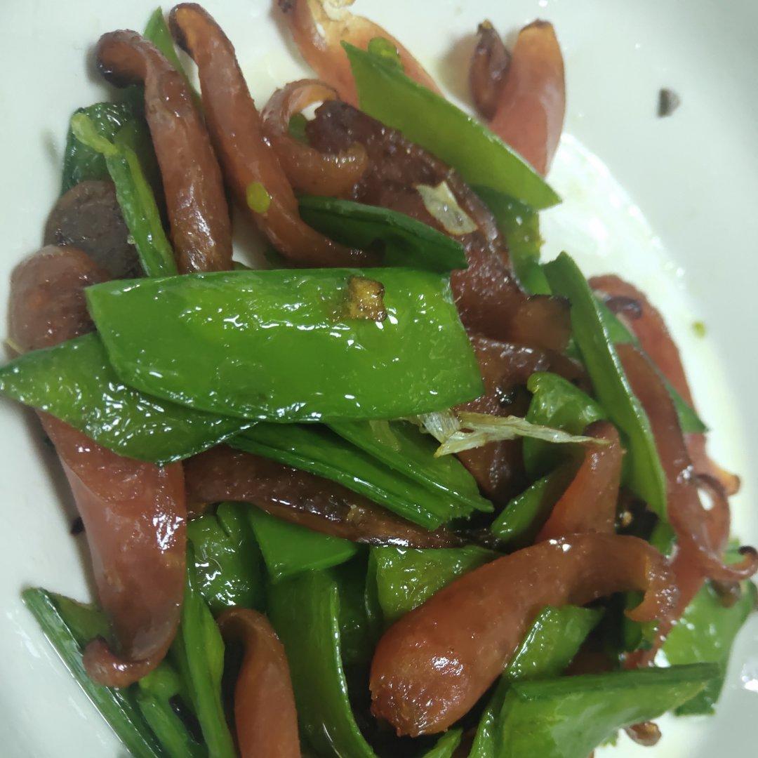无比简单的荷兰豆炒腊肠，营养又好吃～！