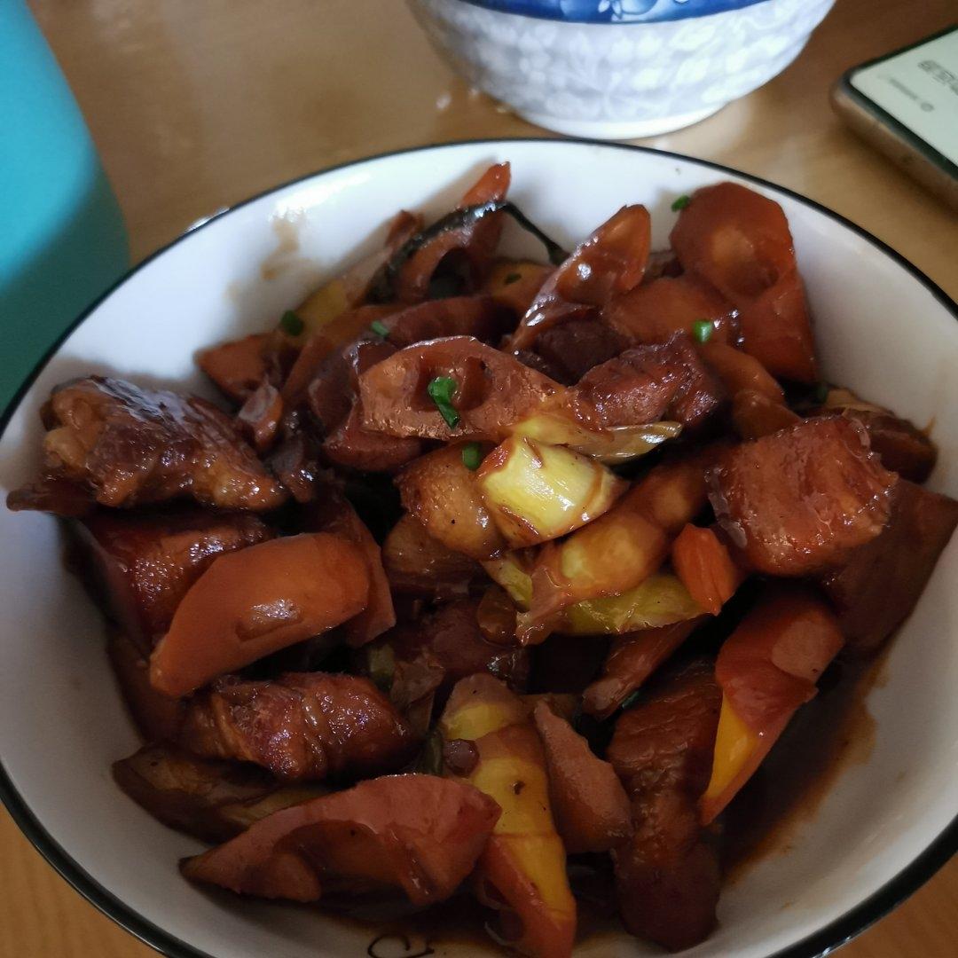 鲜竹笋烧五花肉