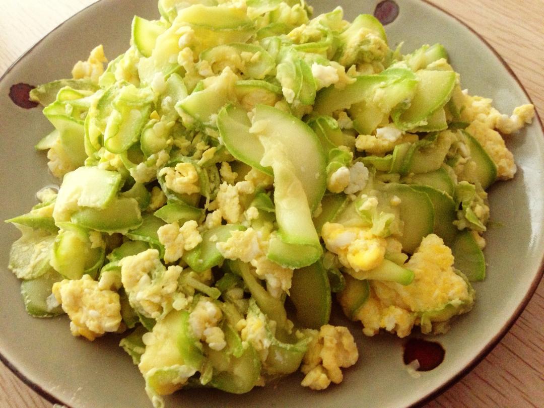 吕小马爱吃肉做的西葫芦瓜炒鸡蛋(茭瓜炒鸡蛋)
