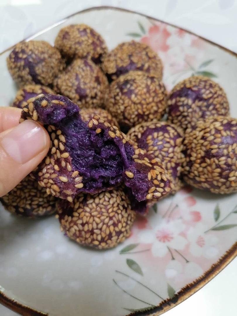 紫薯芝麻球