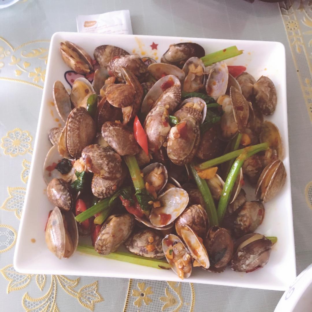 蒜香炒花甲