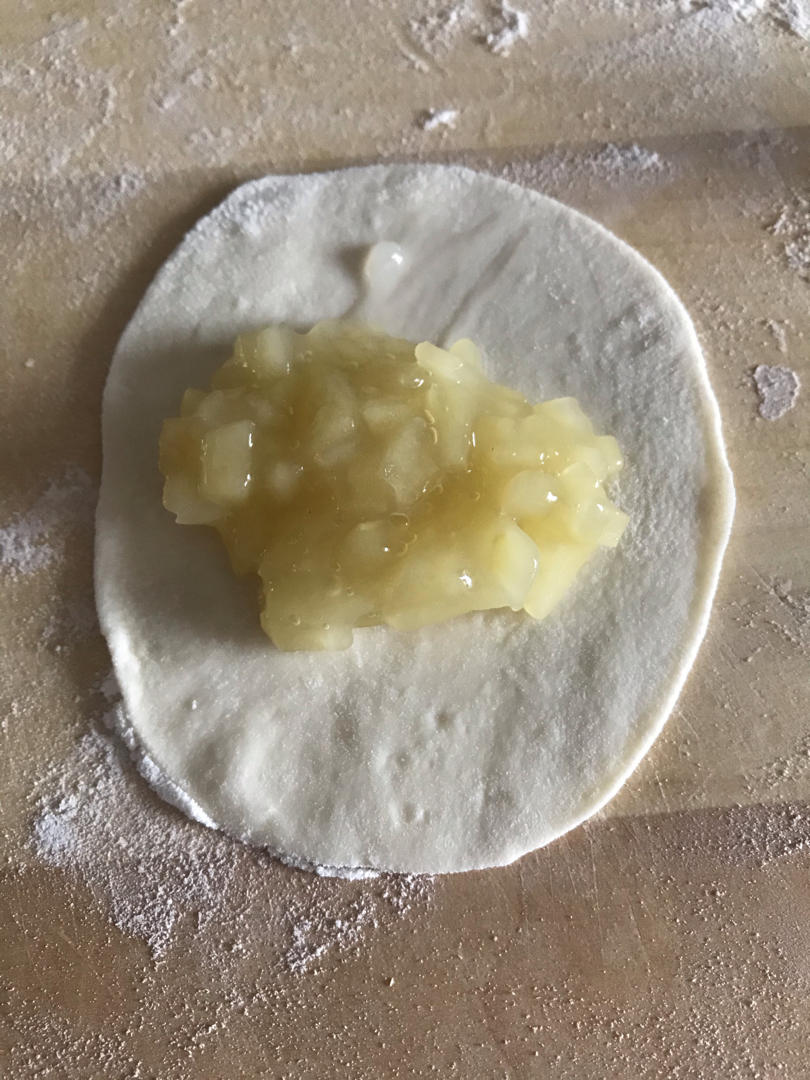 多余馄饨皮做苹果派