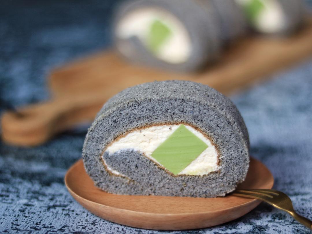 黑芝麻戚风蛋糕卷