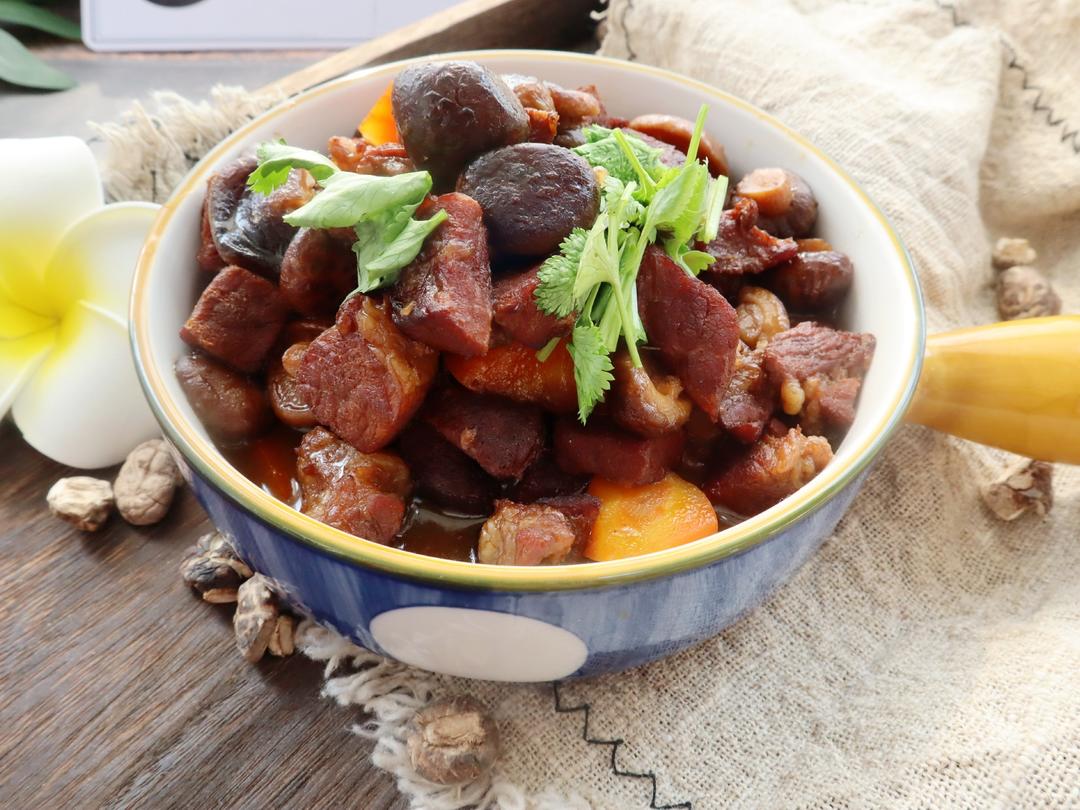 干香菇炖牛肉❤️肉质软烂❗️菌香十足！宴客菜年夜菜