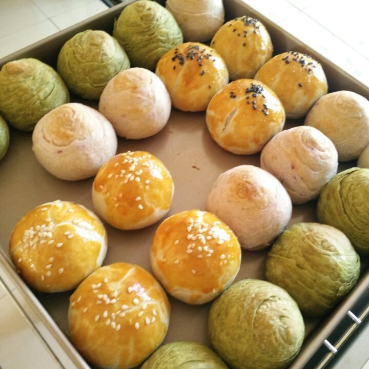 蛋黄酥~紫薯、抹茶、原味~花好月圆，中秋快乐~内附一次做六色蛋黄酥方法~