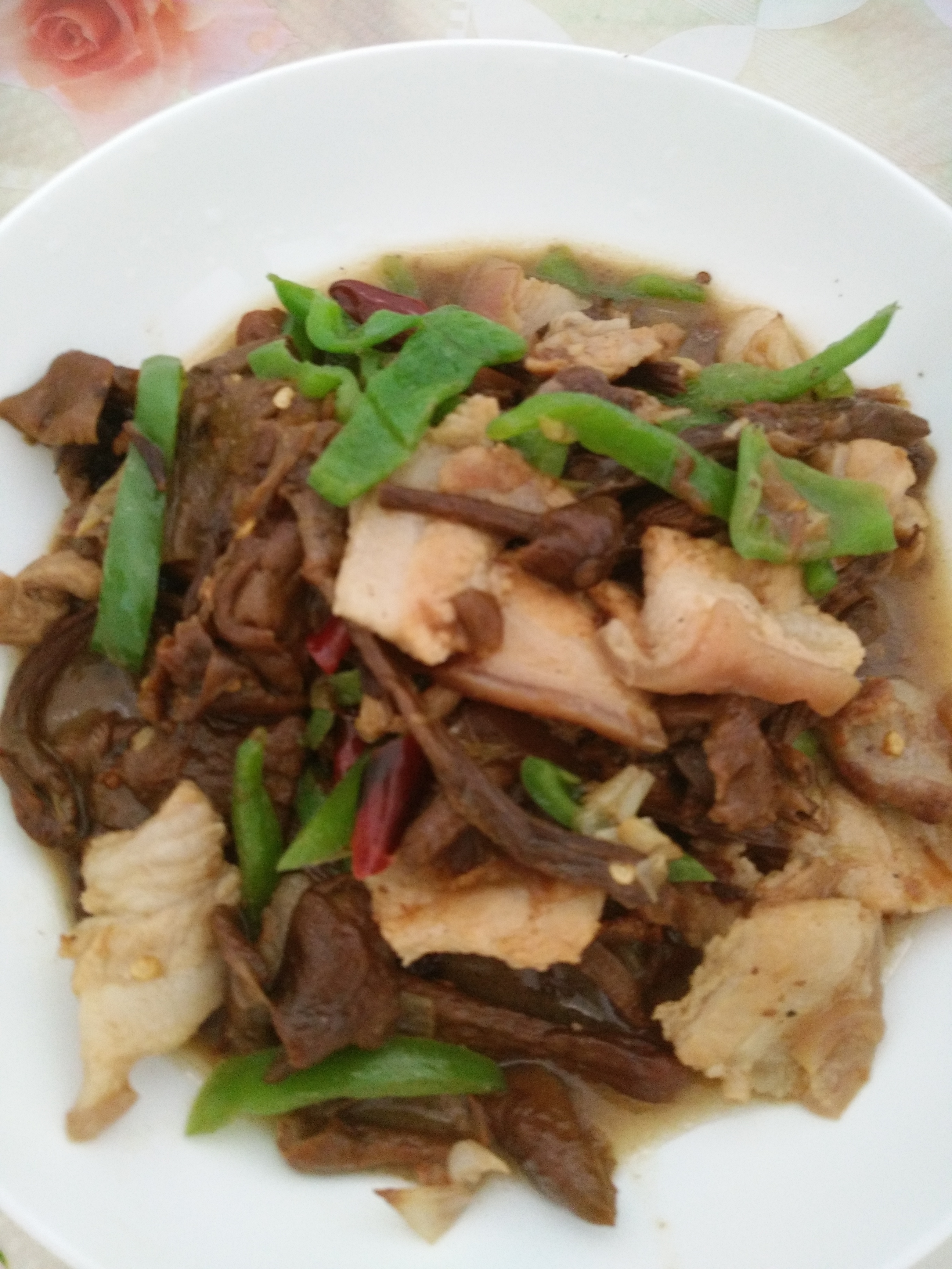 茶树菇炒五花肉