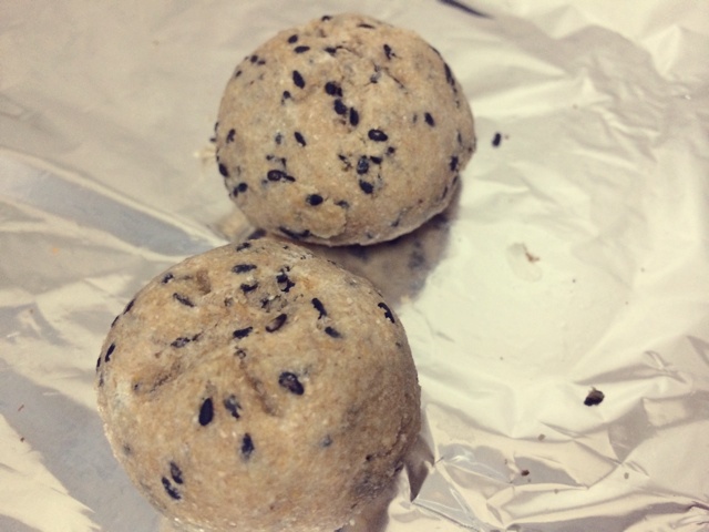 全麦黑芝麻酸奶面包