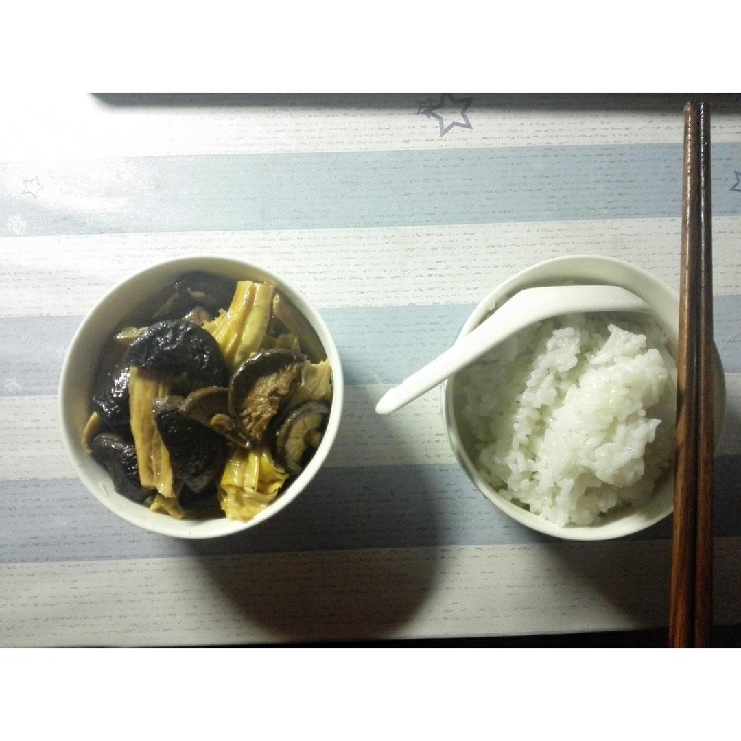 腐竹烧香菇
