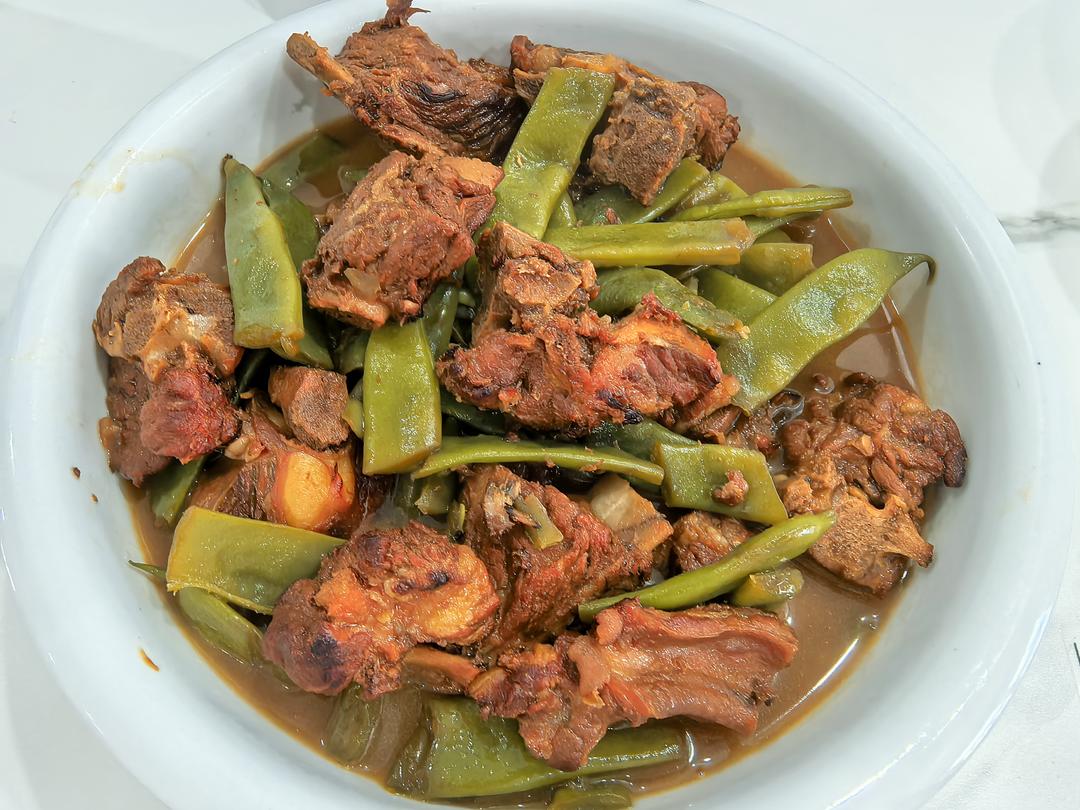 豆角烧排骨的做法