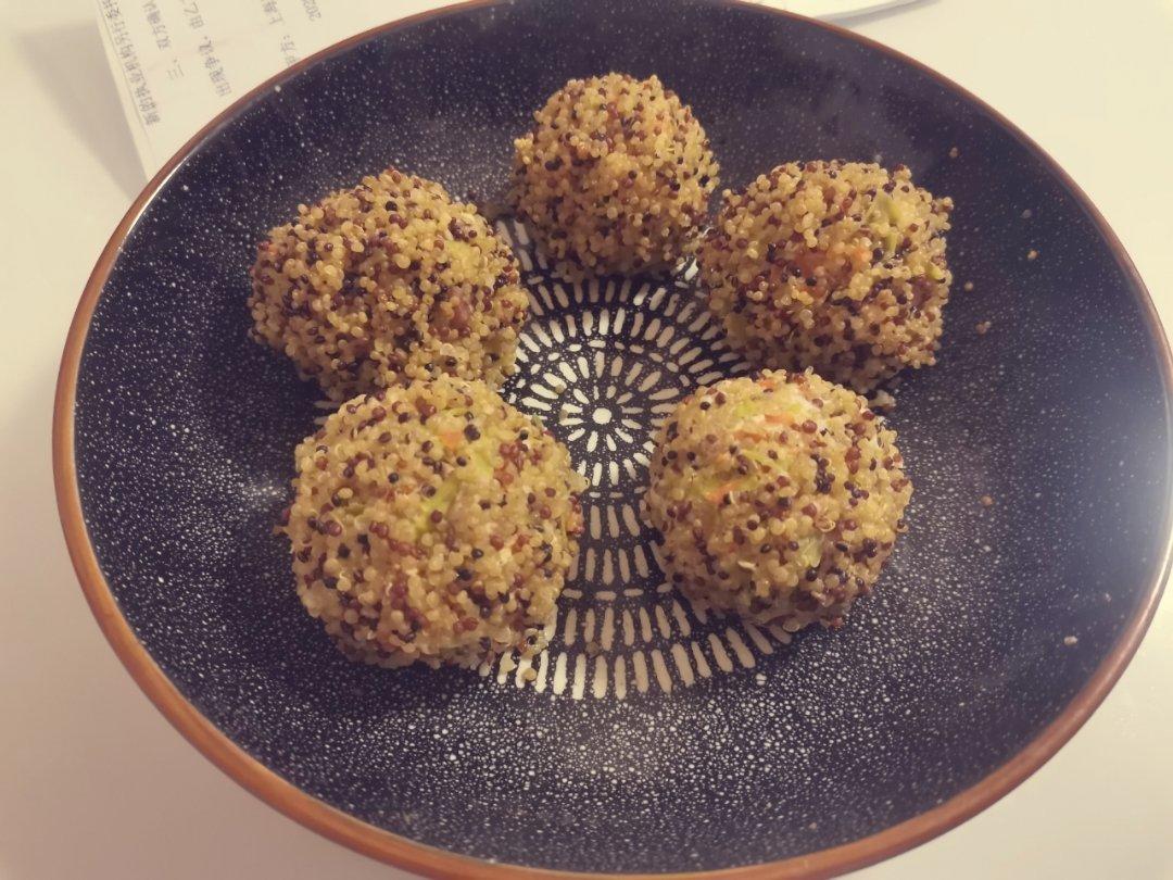 （健身餐）藜麦鸡胸豆腐丸