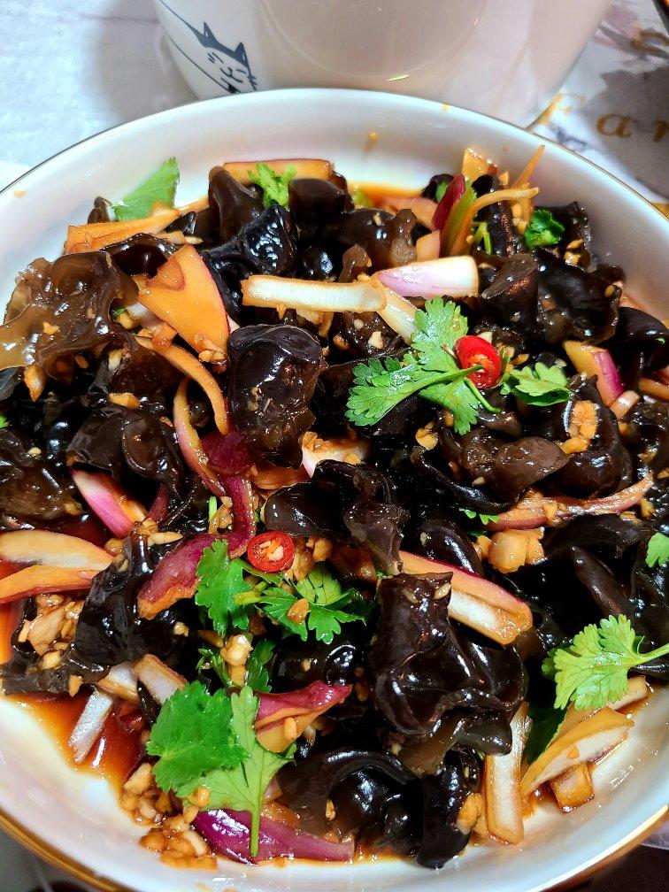 【凉拌木耳】按照我的做法，比饭店还好吃！调味汁是关键~好吃到停不下来