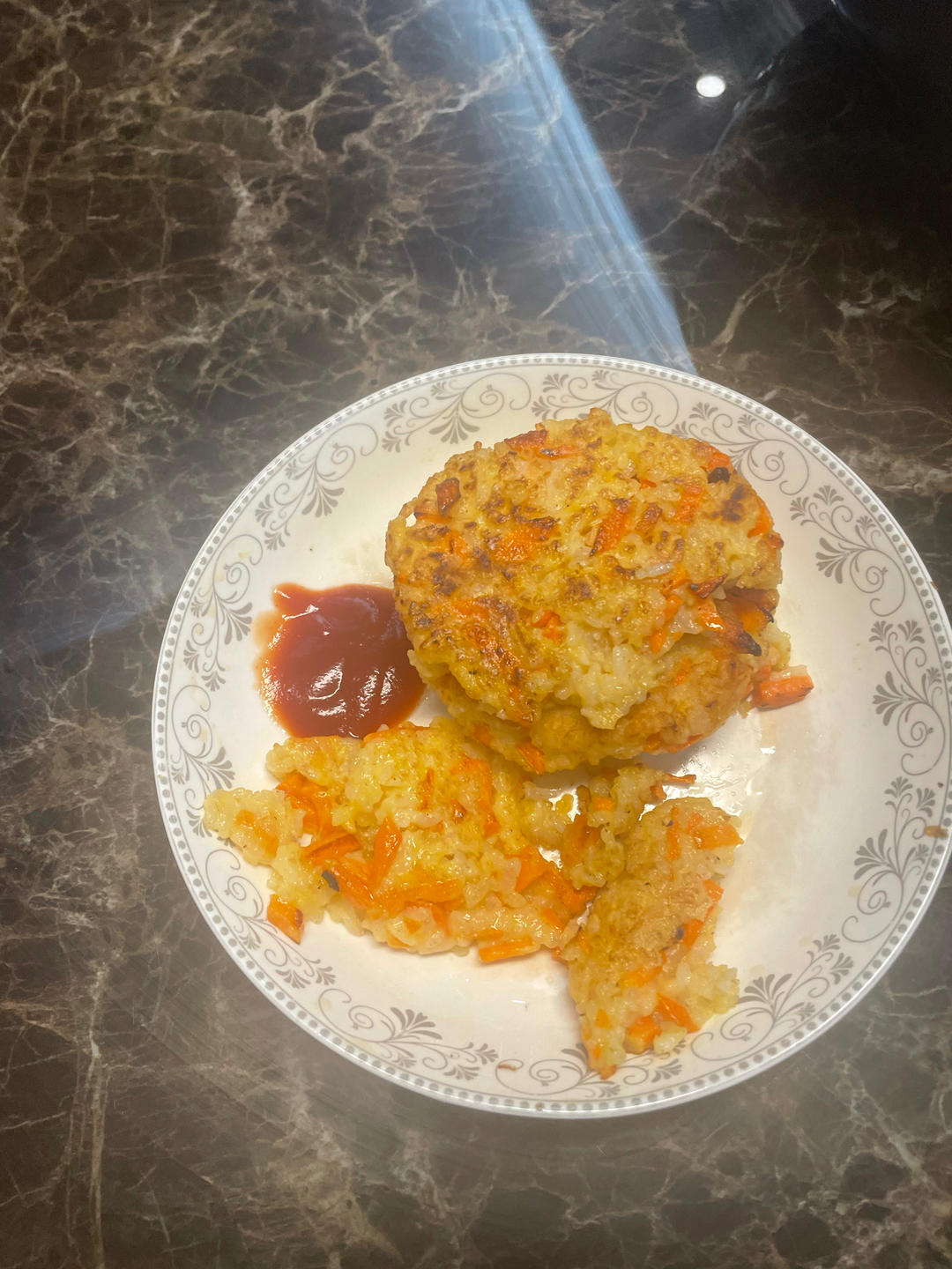 外焦里嫩的大米饼，剩饭吃不掉就这样搞定，孩子爱不离手