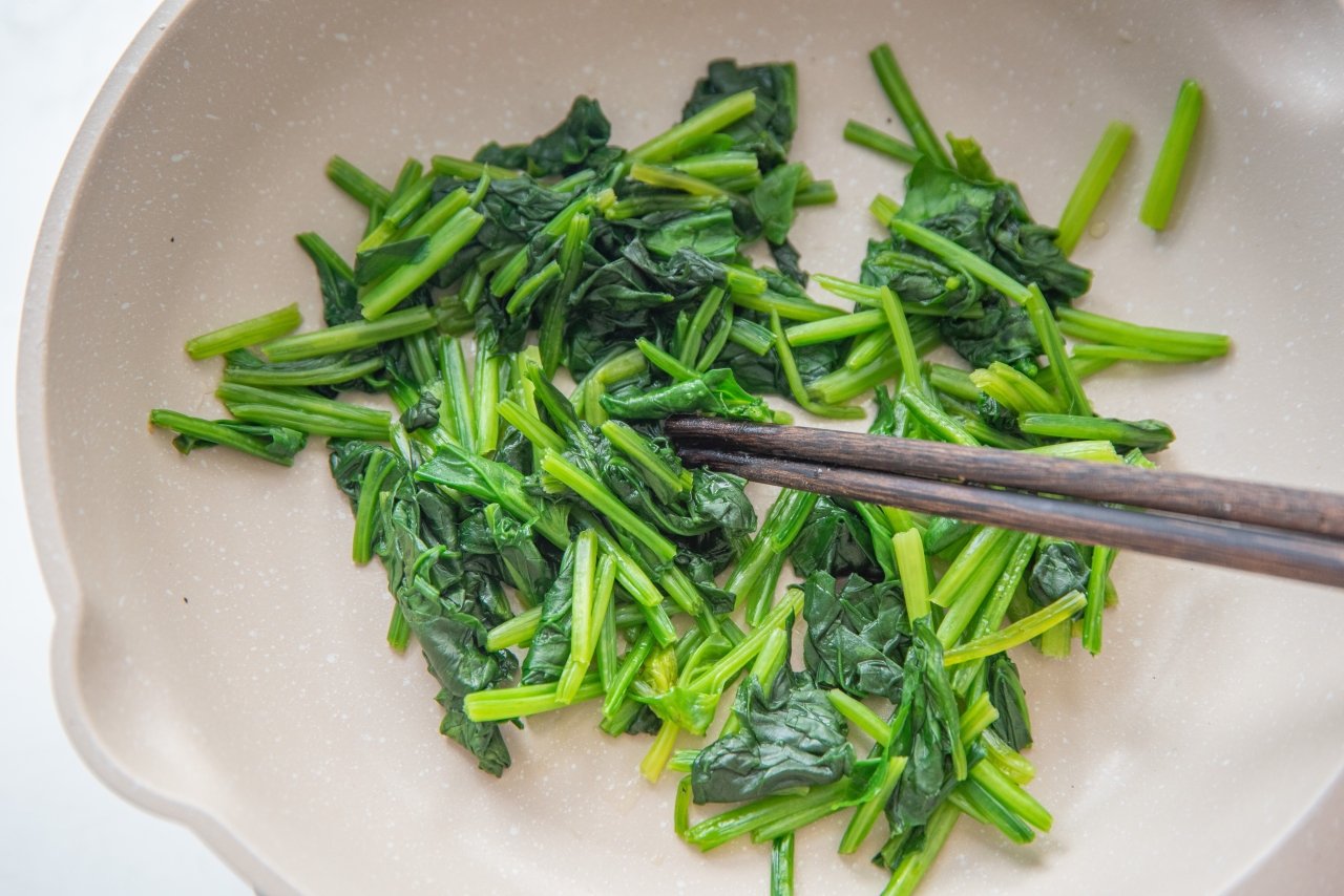 蒜香烤鸡菠菜玉米松饼的做法 步骤7